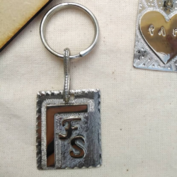 Llavero Alpaca con 2 iniciales en Bronce