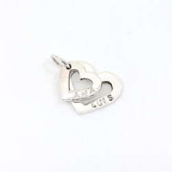 Dije doble corazones grabados