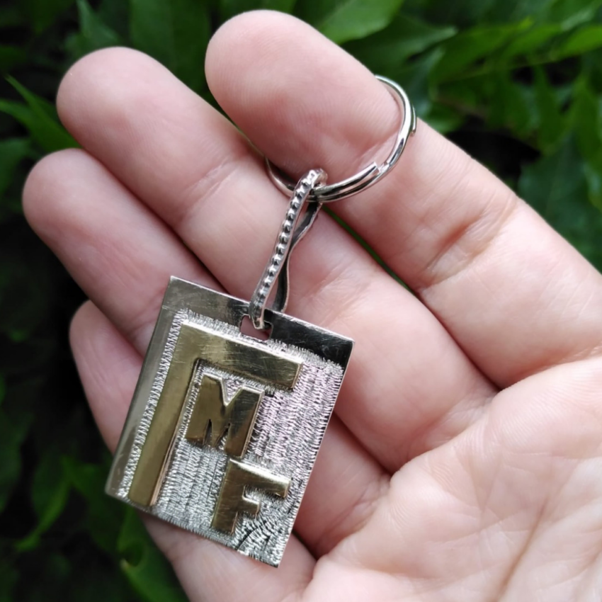 Llavero Alpaca con 2 iniciales en Bronce