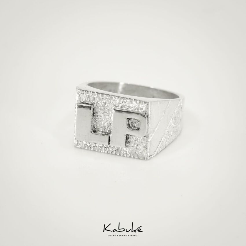 Anillo unisex con iniciales