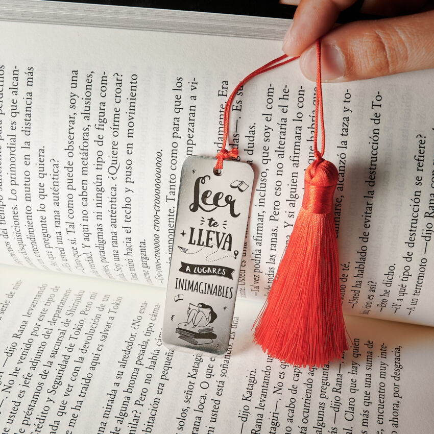 Marcalibro grabado personalizado, con Borla