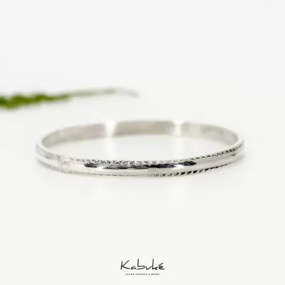 Esclava bombe con bordes texturados