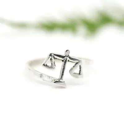 Anillo Abogada - Balanza justicia-
