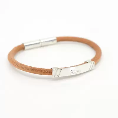 Pulsera cuero chapita grabada