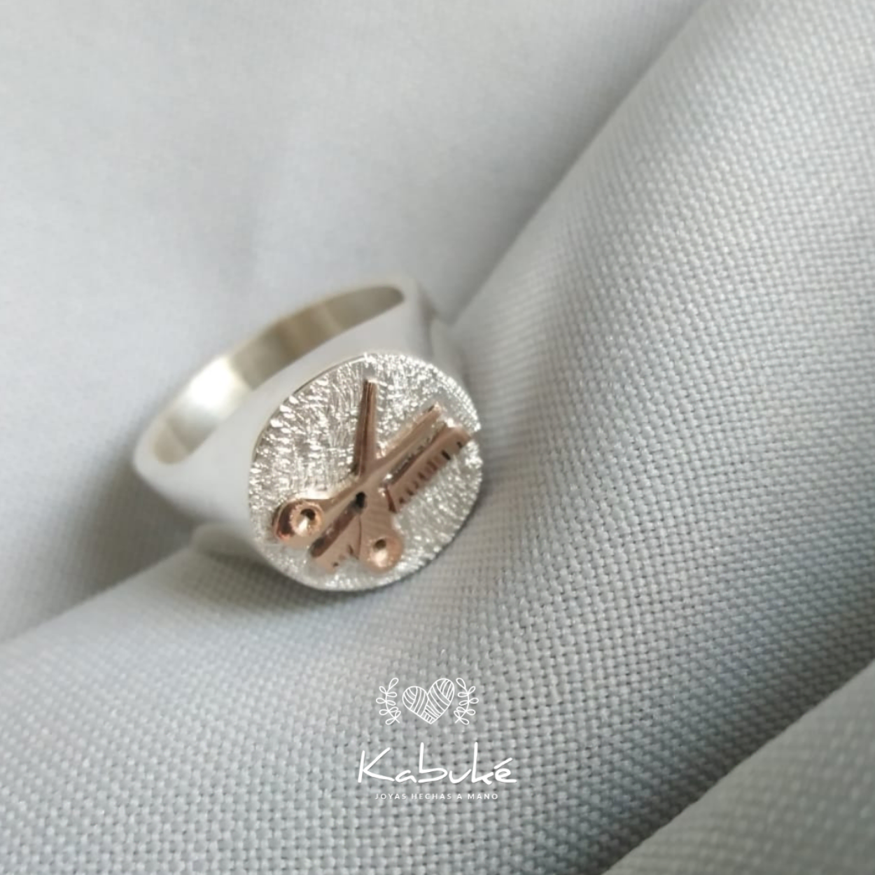 Anillo sello hombre rectangular con simbolo Anillos de Sello Kabuke Joyas Artesanales