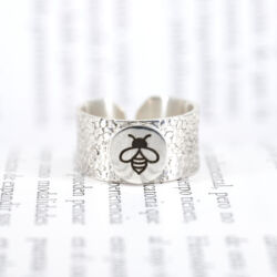Anillo Bee Maestra textura