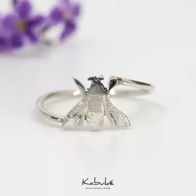 Anillo maestra abejita