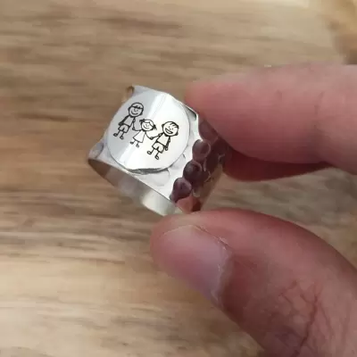 Anillo martillado Familia