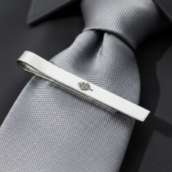 Traba Corbata en Plata 925 con grabado láser.