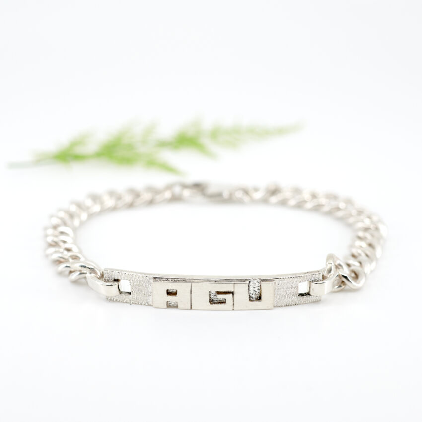 Pulsera chapa con nombre calado