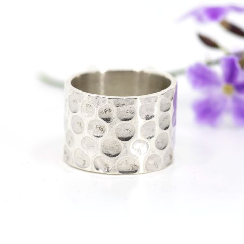 Anillo Martillado 15 mm ancho